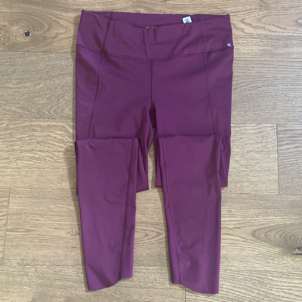 NWOT - Athleta Women’s Leggings - Picture 2 of 9